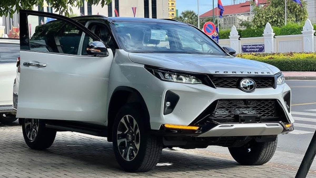 Toyota Fortuner Legender 2025